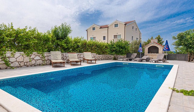 Awesome home in Vodice