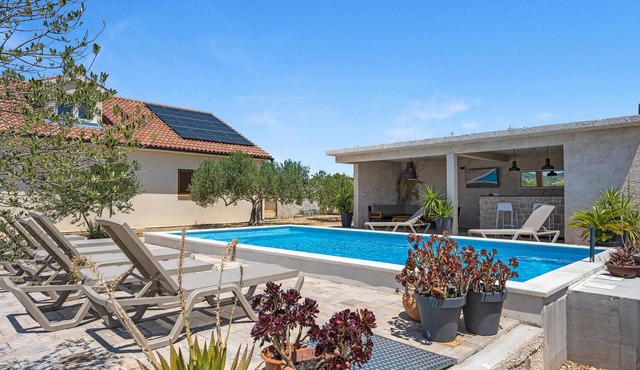 Awesome home in Vodice