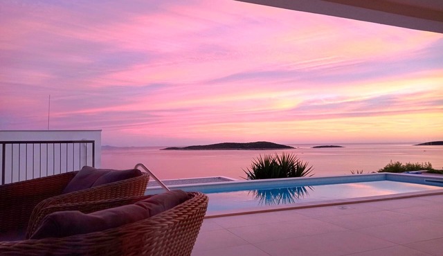 Awesome sea view, vacation home "Jerula 2" in Milna