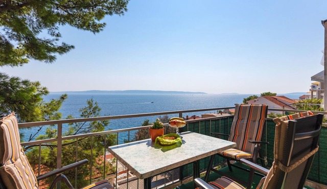 "Barbara" mit Blick auf das Wasser by Interhome
