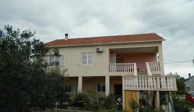 Bartulovi dvori