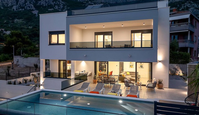 Beach front home in Veliko Brdo