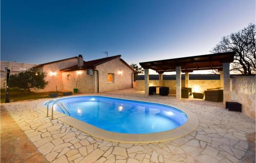 Beach Front Home In Pridraga in Pridraga