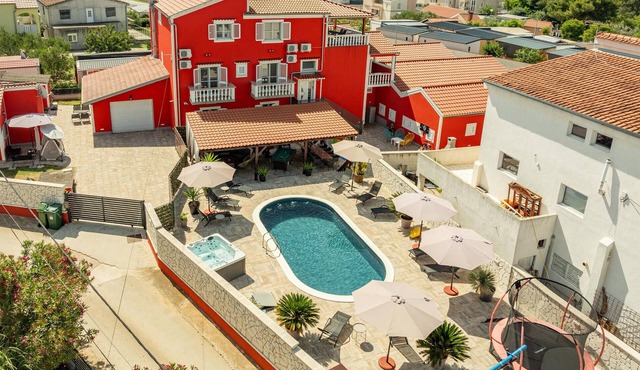 Beach front home in Turanj