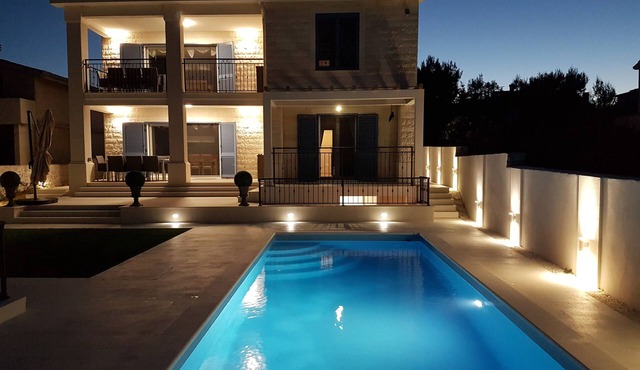 Beach Residence MSJ Sevid with heated pool