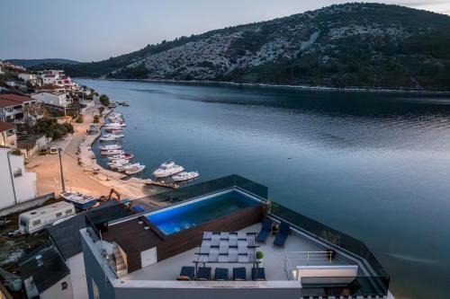 Beachfront Luxury Villa