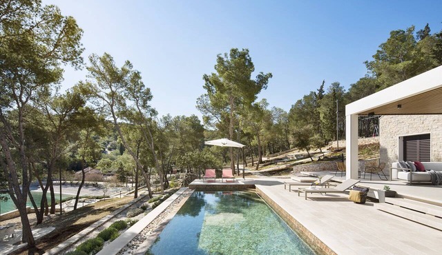 Beachfront Villa Brac Enigma with Pool in Sutivan