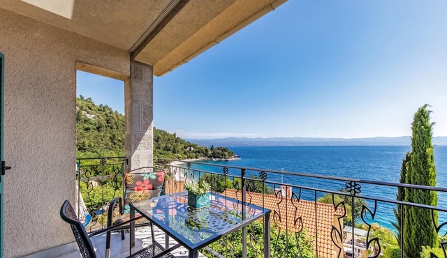 Beachside Villa Mia Apartment 1, Medveja, Croatia