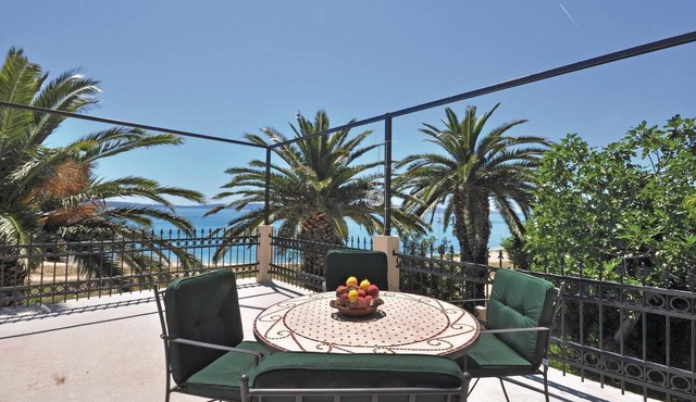 Beautiful apartment in Kastel Gomilica with WiFi