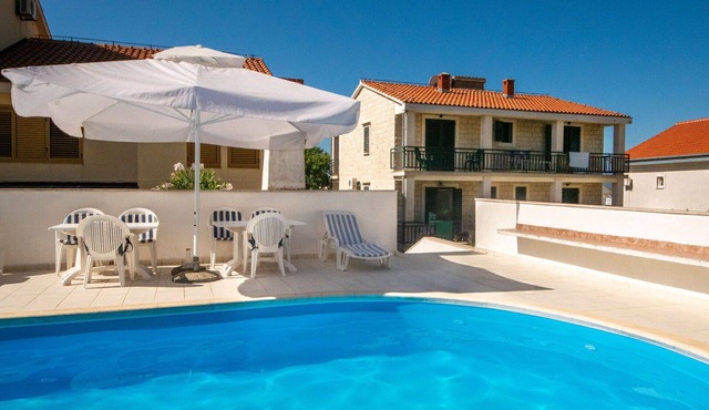 Beautiful apartment for 4 guests with pool, A/C, WIFI, terrace, pets allowed and panoramic view in Orebic