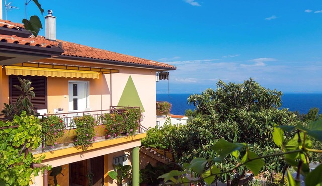 Beautiful apartment for 4 people with A/C, WIFI, TV and terrace