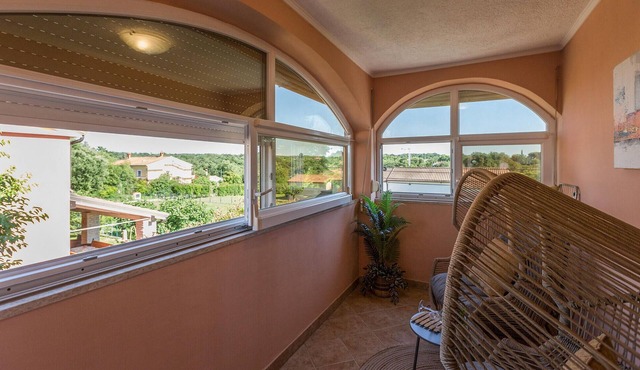 Beautiful apartment in Karigador