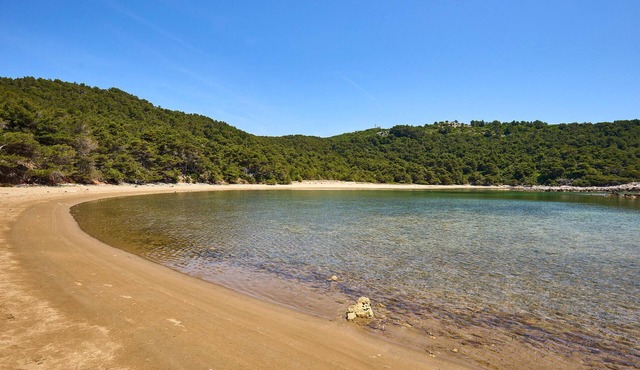Beautiful apartment in Saplunara with WiFi