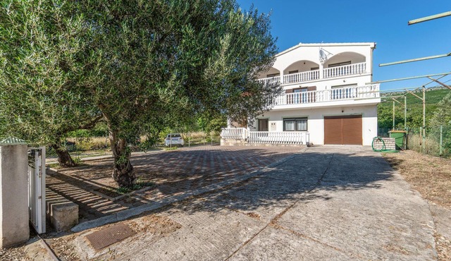 Beautiful apartment in Krusevo with WiFi