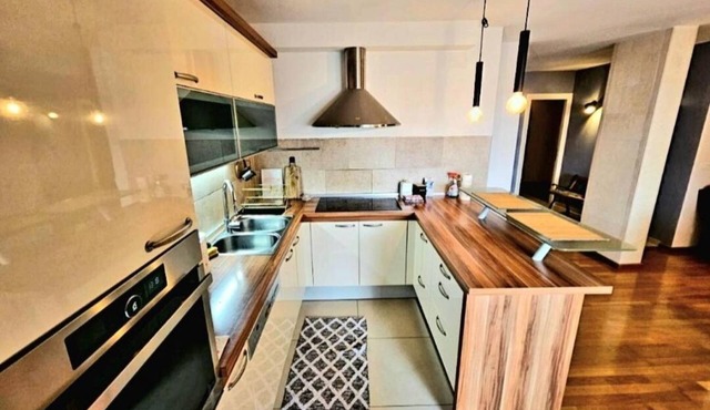 Beautiful Apartment, Walk to Beach in Split