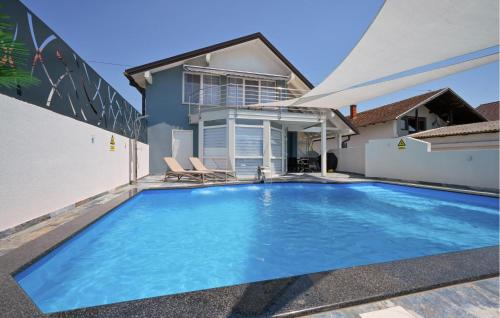 Beautiful Home In Bjelovar