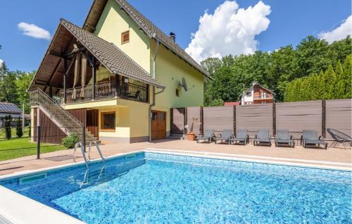 Beautiful Home In Brestovac With Sauna