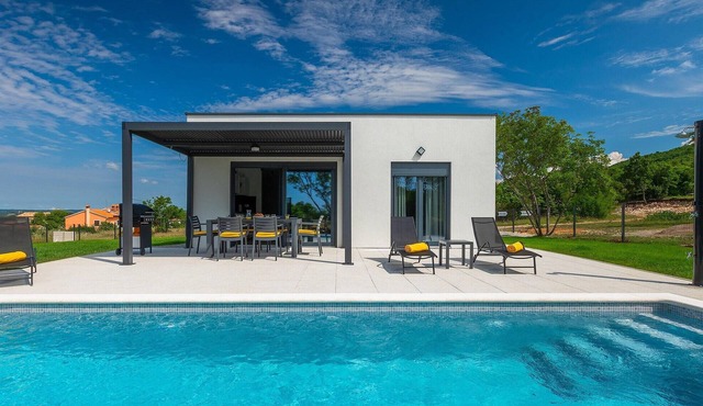 Beautiful home in Brgod in Brgod