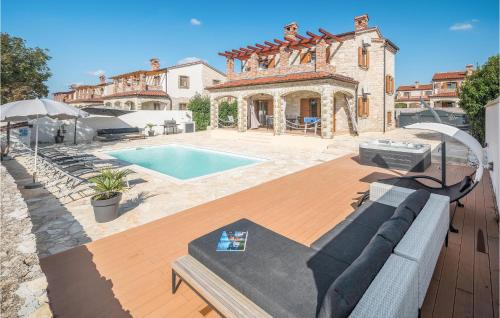 Beautiful Home In Cabrunici With Wifi