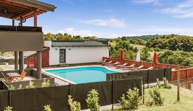 Beautiful home in Grabrovnik with sauna