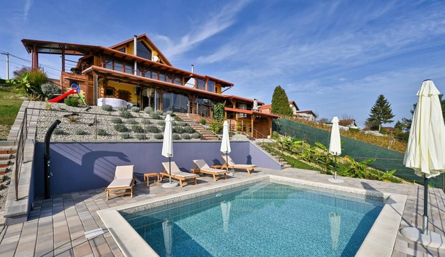 Beautiful home in Falinic Breg with sauna