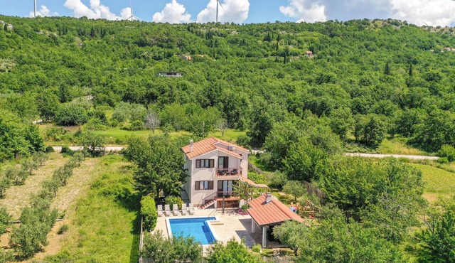 Beautiful home in Katuni