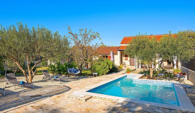 Beautiful home in Konjevrate