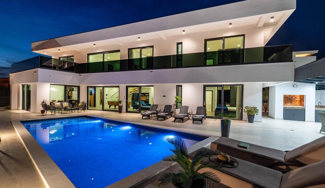Beautiful home in Maslenica in Maslenica