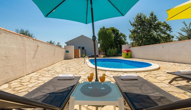 Beautiful home in Podgradina