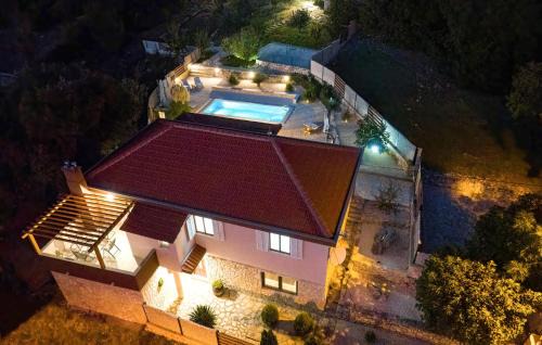 Beautiful Home In Pokrovnik With Sauna