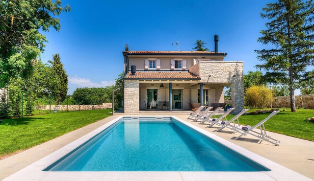 Beautiful home in Sivati