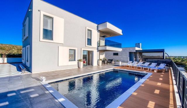 Beautiful home in Sukosan with private swimming pool, can be inside or outside in Sukosan
