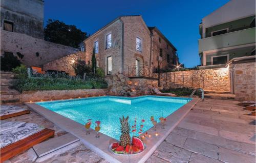 Beautiful Home In Tkon in Tkon