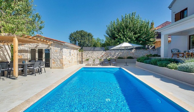 Beautiful home in Umag in Umag