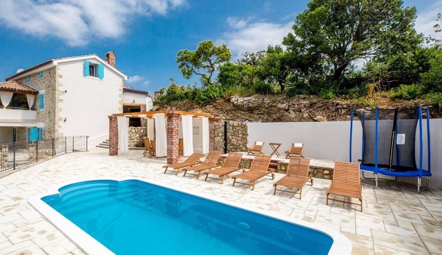 Beautiful private villa for 10 people with A/C, WIFI, private pool, TV and terrace in Senj