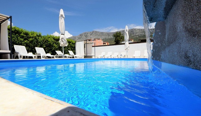 Beautiful private villa for 10 people with WIFI, A/C, private pool, TV and terrace