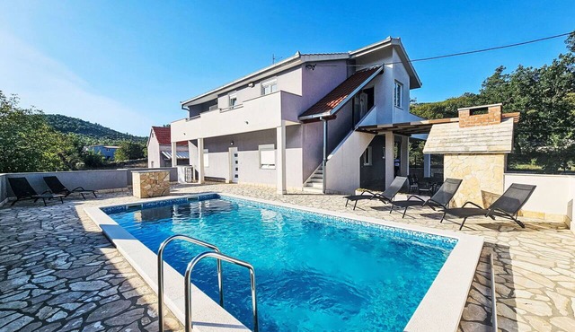 Beautiful private villa for 6 people with WIFI, private pool, A/C, TV, terrace and panoramic view