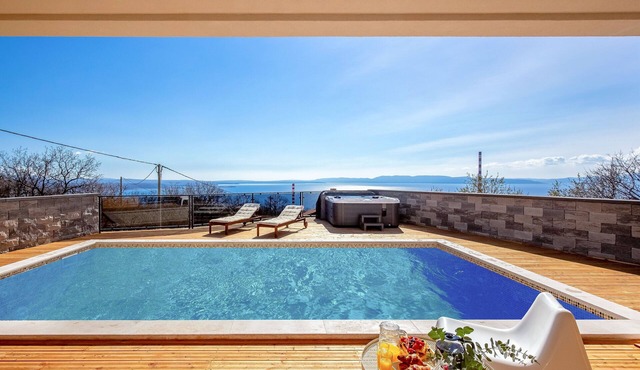 Beautiful three bedroom vacation house Casa VistaMar in Kostrena
