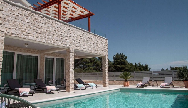 Beautiful Villa Fantasy 1 & Fantasy 2 in Jelsa