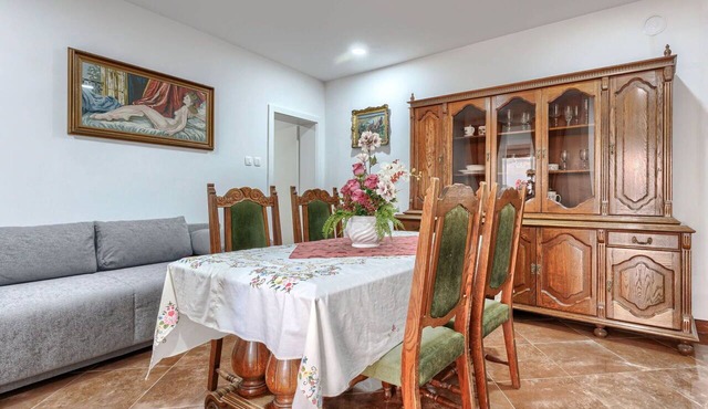 Beautiful villa for 4 people with A/C, WIFI, TV, terrace and pets allowed in Pazin