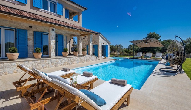 Beautiful Villa Golden Olive in Ugljan