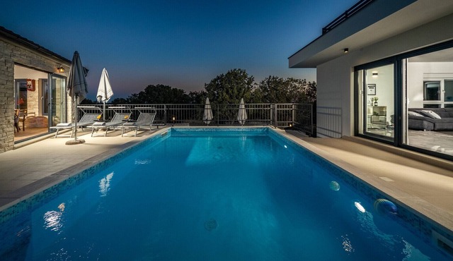 Beautiful Villa Loto