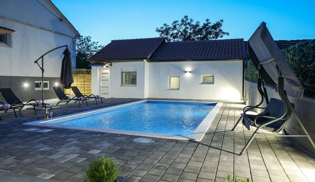 Beautiful Villa Mia with pool