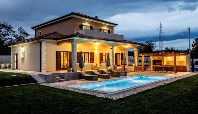 Beautiful Villa Raviola