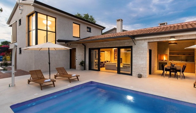 Beautiful Villa Ursaria with pool, jacuzzi and sauna