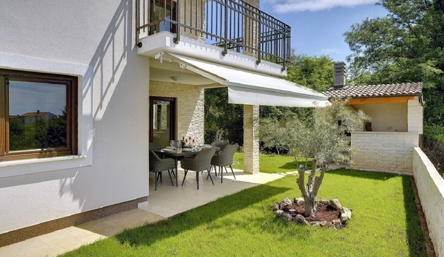 Beautiful villa with private pool and pets are welcome in Segotici