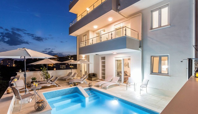 Belo Horizonte, COMBO with Private Pool & Sea View in Split