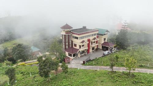 Biglaand Dew Castle in Pīrmed