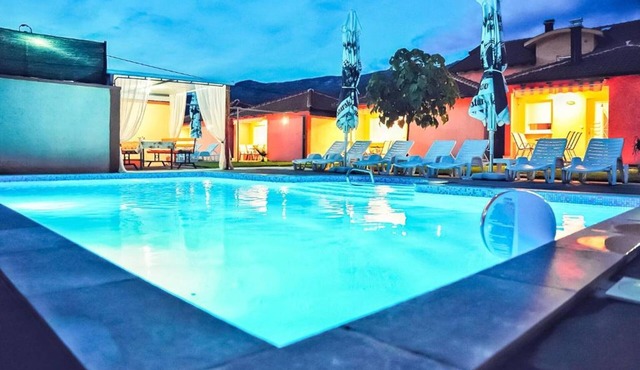 Bise Resort - Holiday Home Star with Shared Swimming Pool in Blagaj