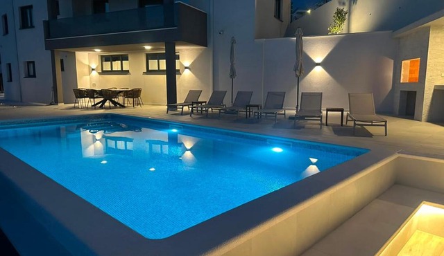 Blue Sunset, Apartment with Pool,Terace & Stunning Views